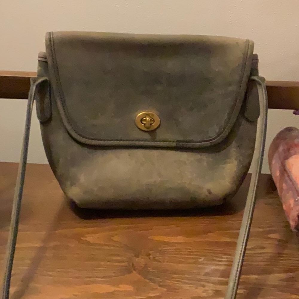 Vintage coach cross body black leather hand bag - serial #9919